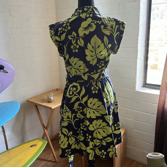 Dress - Picture 2 of 3